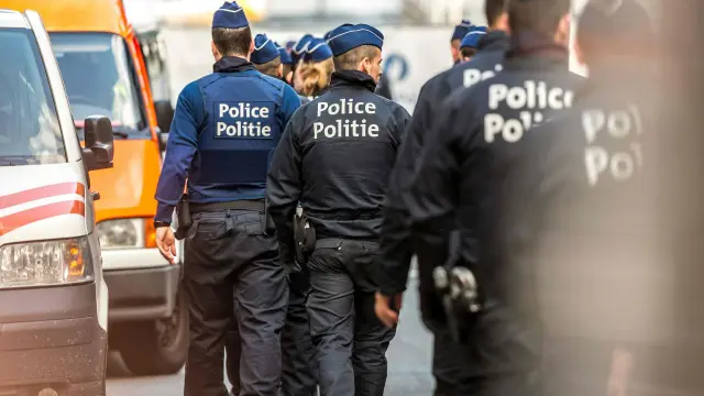 La policía belga en el dispositivo especial desplegado tras los atentados de Bruselas.