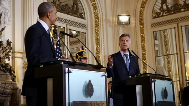 Barack Obama, a la izquierda, junto a Mauricio Macri.