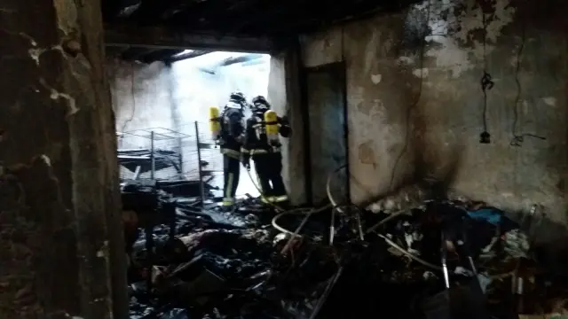 Sofocado un incendio en Caspe que ha obligado a desalojar una vivienda