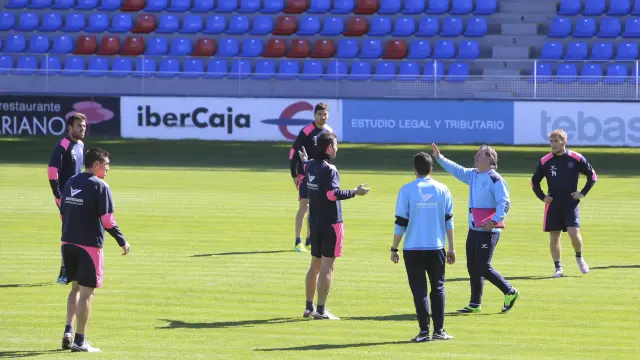 El Huesca durante un entrenamiento