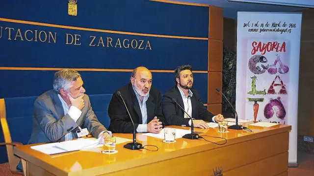 Jorge Bernués, José Manuel Aranda y Sergio Gil, durante la presentación de las jornadas en Zaragoza.
