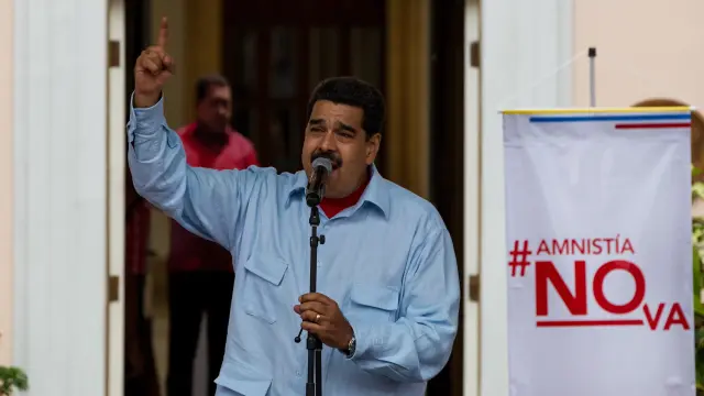 Maduro convoca una "insurrección popular" si le "hacen algo".