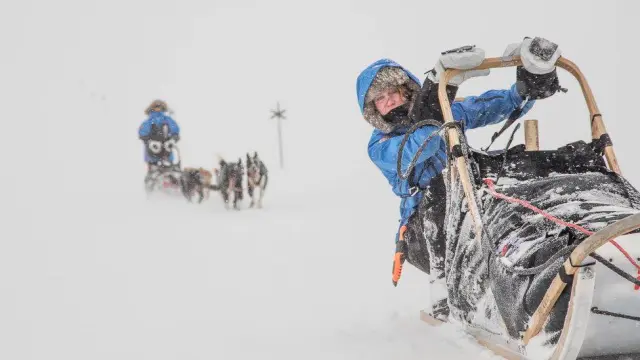 La "Fjällräven Polar" recorre en cuatro días 300 kilómetros de inhóspitos paisajes nevados del Círculo Polar Ártico.