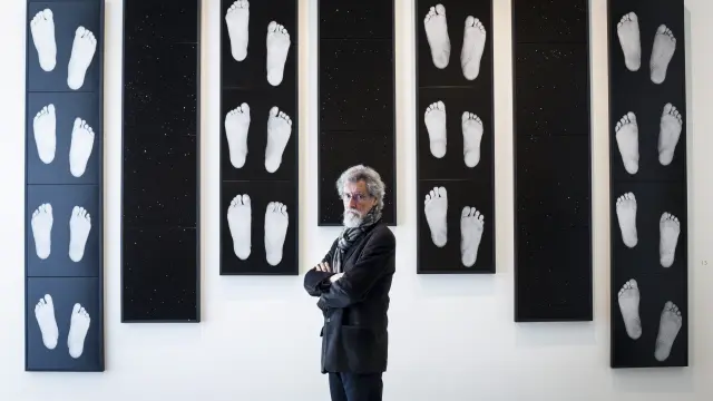 Rafael Navarro, ayer, minutos antes de inaugurar su exposición en el museo zaragozano.