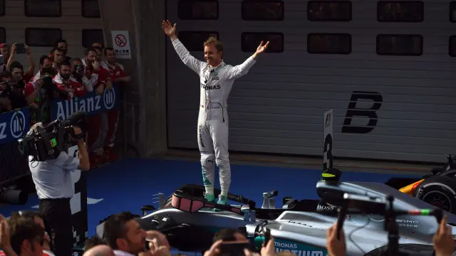 Rosberg celebra su victoria en el GP de China.