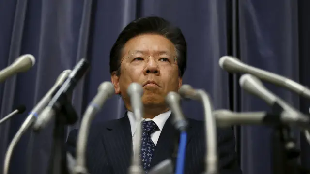 Tetsuro Aikawa, presidente de Mitsubishi, atiende a los medios