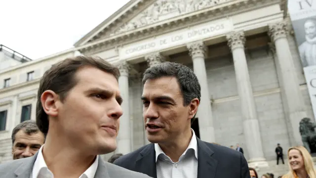 Pedro Sánchez y Albert Rivera, este jueves ante el Congreso.