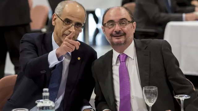 Los máximos responsables de los Gobiernos de Andorra y Aragón, Antoni Martí  y Javier Lambán respectivamente exploran nuevos nichos de colaboración.