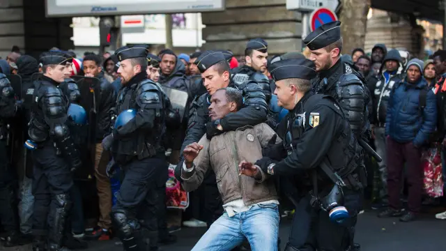 Desalojo policial en París.