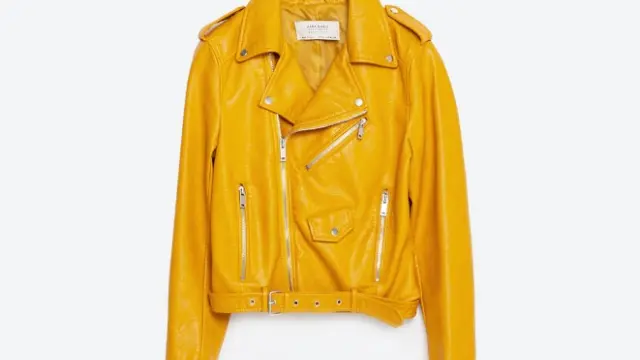 La cazadora amarilla, en la web de Zara.