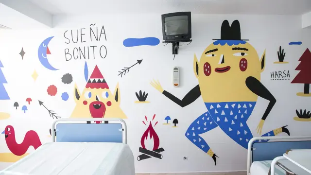 Una de las habitaciones de niños del Hospital Infantil de Zaragoza decorada.