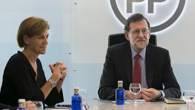 El presidente del Partido Popular y del Gobierno en funciones, Marianao Rajoy,junto a la secretaria genral de la formación, María Dolores de Cospedal