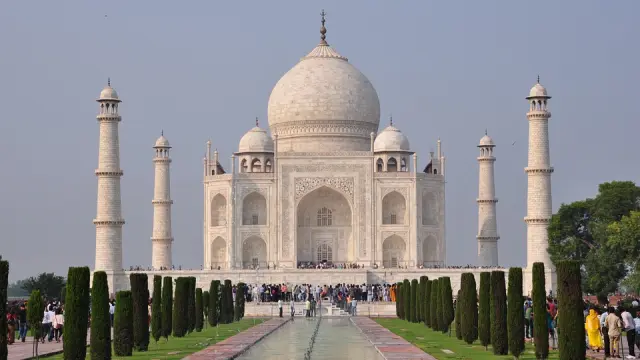 La mosca que ensucia el Taj Mahal