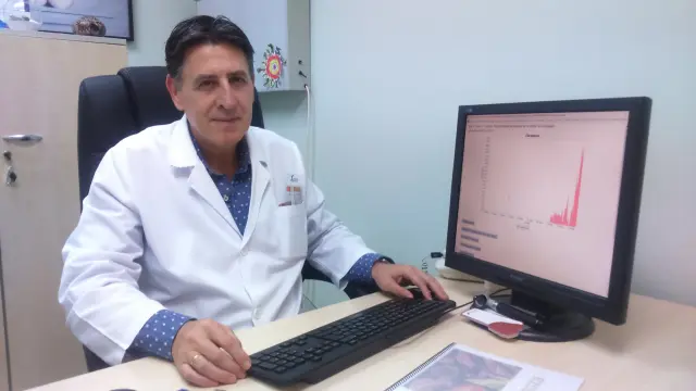 El doctor Jesús Pola monitoriza los picos de polen en Zaragoza