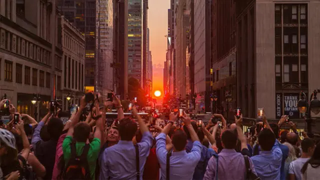 Imagen de la alineación del sol con la cuadrícula urbana de Nueva York