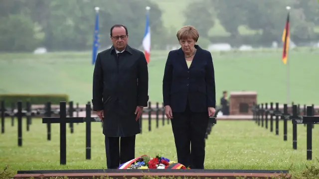 Angela Merkel y François Hollande, en Verdún