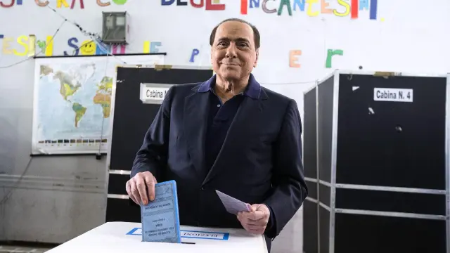 Berlusconi, tras votar en Roma.
