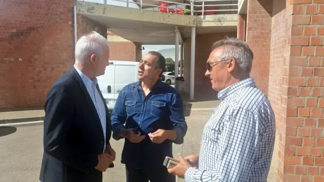 Visita de Eloy Suárez a la Cooperativa del Taxi