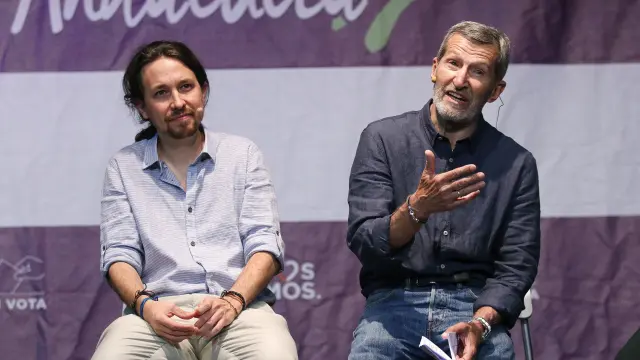 El líder de Podemos, Pablo Iglesias, y el exJemad, Julio Rodríguez.