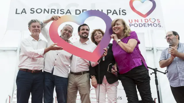 Acto electoral de Unidos Podemos en la Plaza del PIlar.