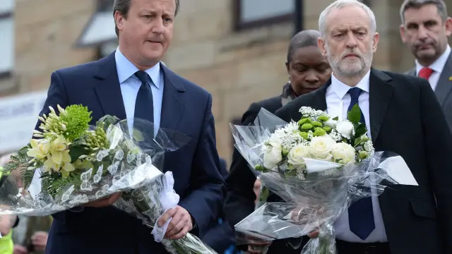 ?David Cameron y Jeremy Corbyn durante el homenaje a la diputada asesinada