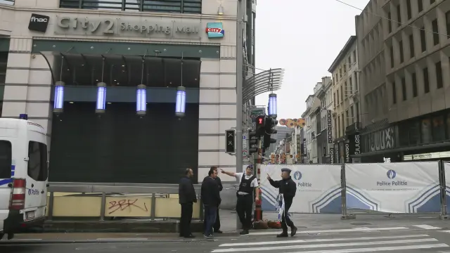 Dispositivo policial desplegado en la zona del centro comercial de Bruselas.