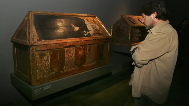 Las cajas sepulcrales de Sijena expuestas en Lérida están entre las 97 piezas que deben retornar.