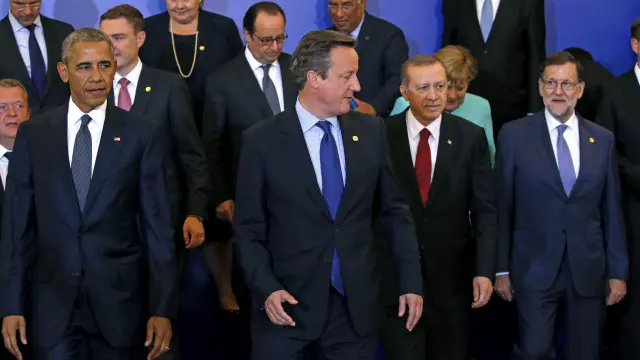 Obama, en la foto de familia con otros dirigentes mundiales (entre ellos Rajoy) este viernes en Varsovia, en la cumbre de la OTAN.