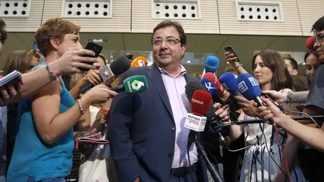 El presidente extremeño Guillermo Fernández Vara, a su llegada al comité federal del PSOE.