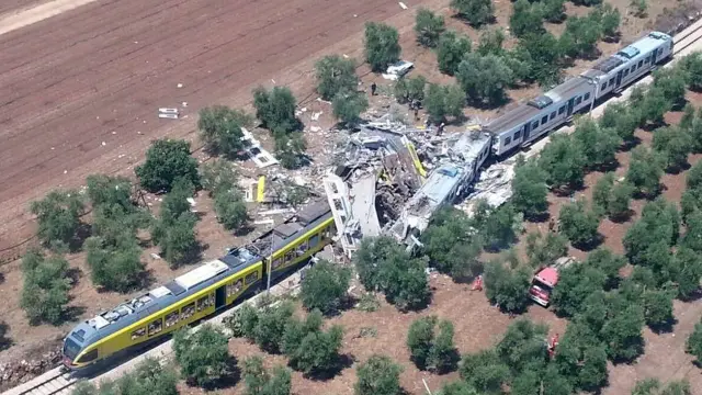 Choque entre dos trenes en la región italiana de Apulia.