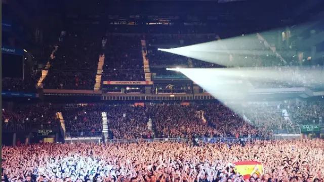 Foto de la banda agradeciendo al público de Madrid en Instagram