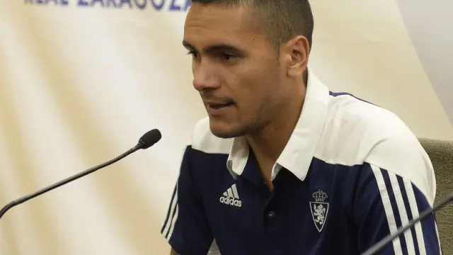 Marcelo Silva durante su presentación con el Real Zaragoza.