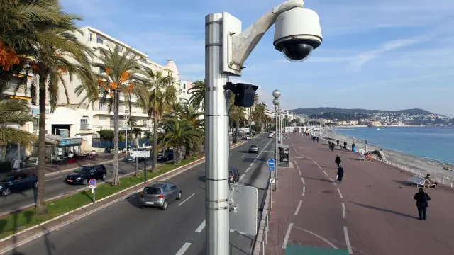 Una cámara de seguridad, en el paseo de los Ingleses de Niza