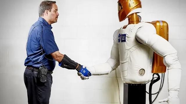 Crean un guante robótico que multiplica la fuerza de agarre