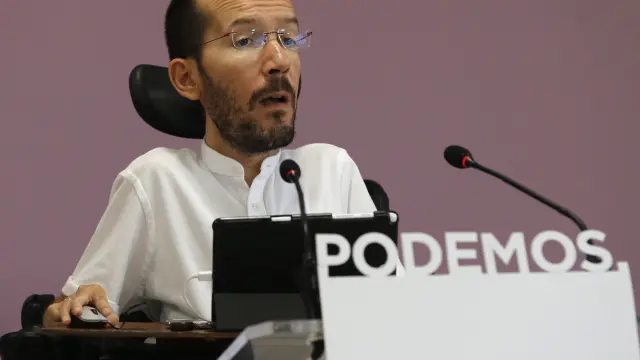 El secretario general de Podemos-Aragón, PabloEchenique, ayer en una rueda de prensa en Madrid.