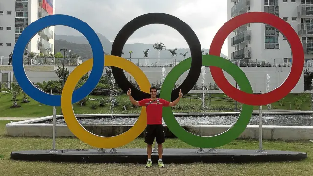 El jugador zaragozano de hockey hierba Andrés Mir, en la Villa Olímpica de Río