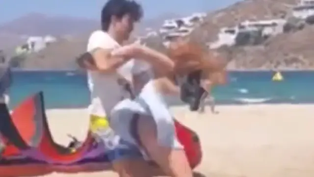 Lindsay Lohan, agredida de nuevo por su novio en una playa de Mykonos.