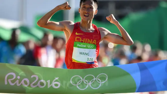 El chino Zhen Wang cruza la meta en primer lugar