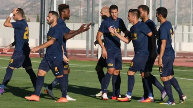 Los jugadores de UCAM Murcia celebran un gol en uno de los partidos de la reciente pretemporada.