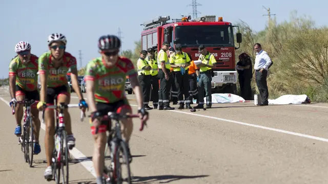 Varios ciclistas circulaban el pasado domingo por la N-330 poco después del atropello mortal.