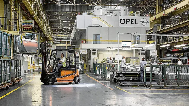Imagen de la factoría zaragozana de General Motors España en mayo de 2015.