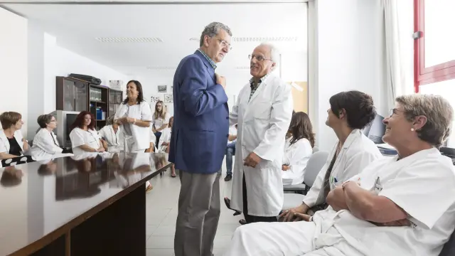 El consejero de Sanidad, Sebastián Celaya, visitó ayer un centro de salud.