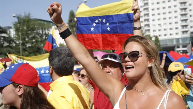 Más de 40 detenidos tras el 'cacerolazo' a Maduro
