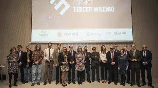 Foto de familia de la primera edición de los Premios Tercer Milenio.