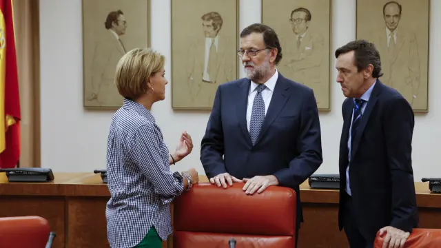 Mariano Rajoy durante una reunión con miembros de su partido en el Congreso