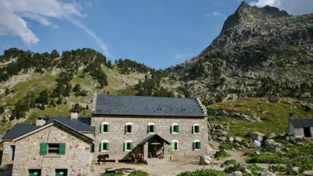 El refugio de La Renclusa se sitúa a 2.140 metros de altitud.