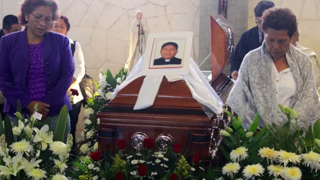 Funeral por el sacerdote asesinado en México, Alejo Naborí.