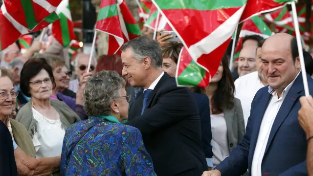 El lehendakari y candidato a la reelección por el PNV, Iñigo Urkullo, durante un acto en Bizkaia.