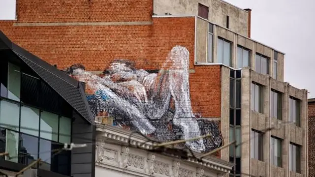 Uno de los grafitis de contenido sexual que han aparecido en Bruselas.