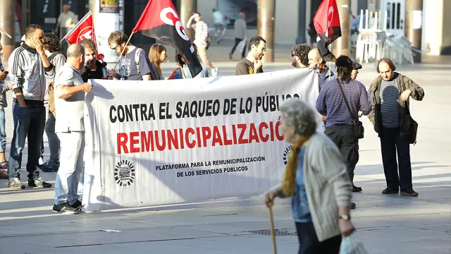 Pancarta a favor de la municipalización.